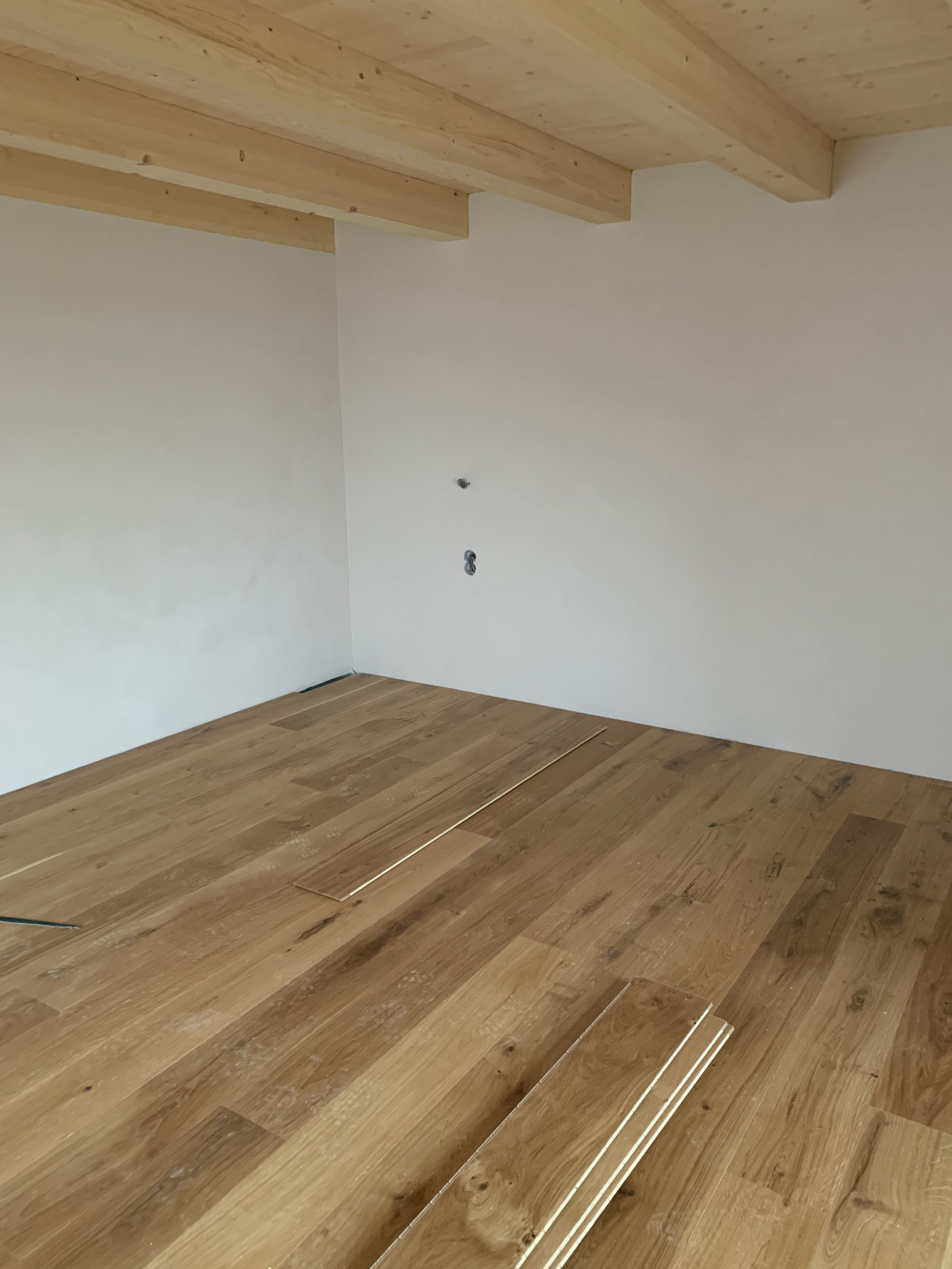 Risanamento di 6 camere con finitura minerale Marmorino KS