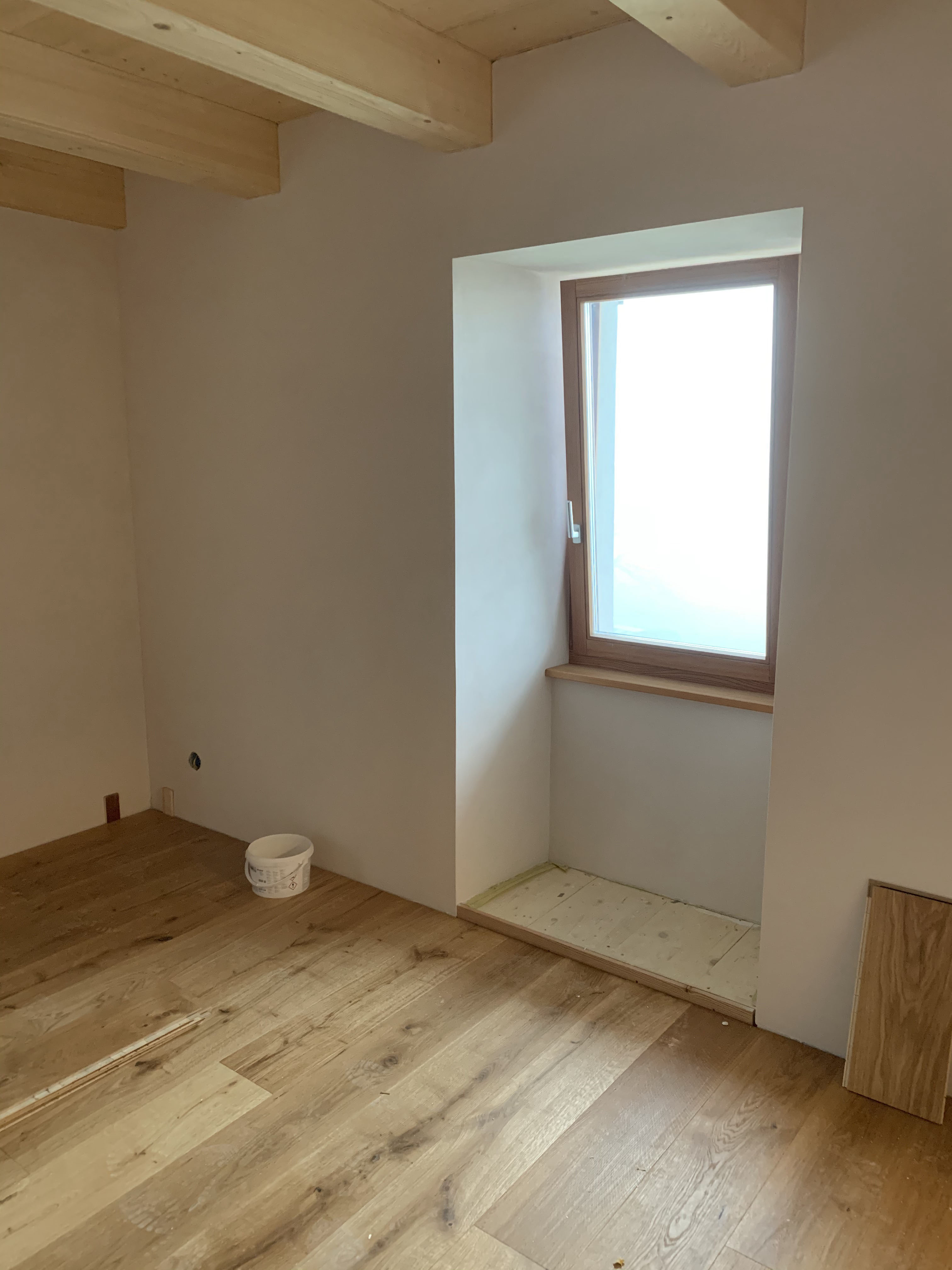 Risanamento di 6 camere con finitura minerale Marmorino KS